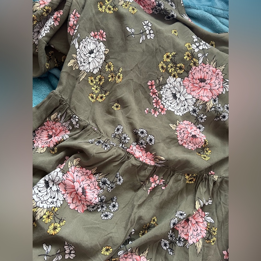 Olive floral blouse - Picture 4 of 10